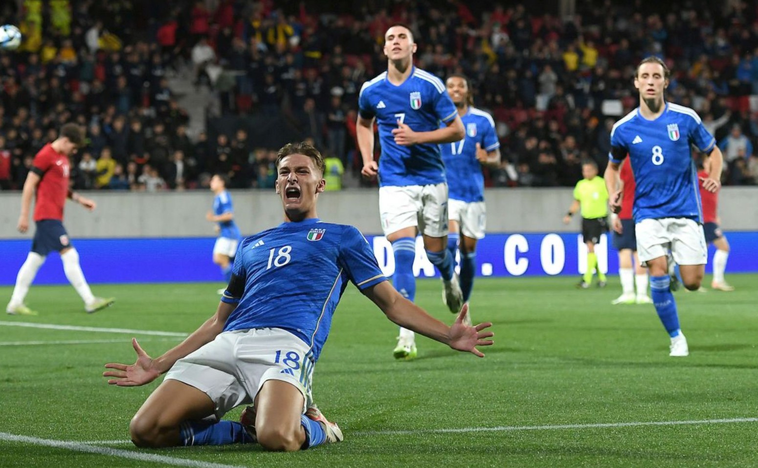 英超前瞻：阿森纳近十轮不败领跑，布伦特福德客场两连败（英超前瞻：阿森纳十轮不败登顶，布伦特福德客场遭两连败）