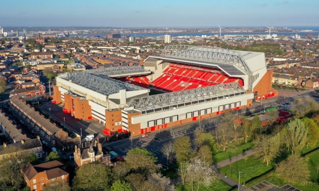 斯基拉：尤文将给伊尔迪兹500-550万年薪，加与欧冠挂钩奖金（斯基拉：尤文拟向伊尔迪兹提供500-550万年薪，另设与欧冠挂钩的奖金）