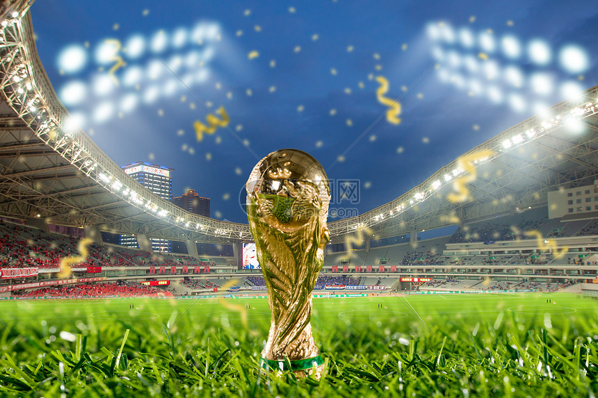 马卡：皇马中场控制力下降，球队传球路线被迫向边路转移（马卡：皇马中场掌控力下滑，出球更多被迫转向两翼）