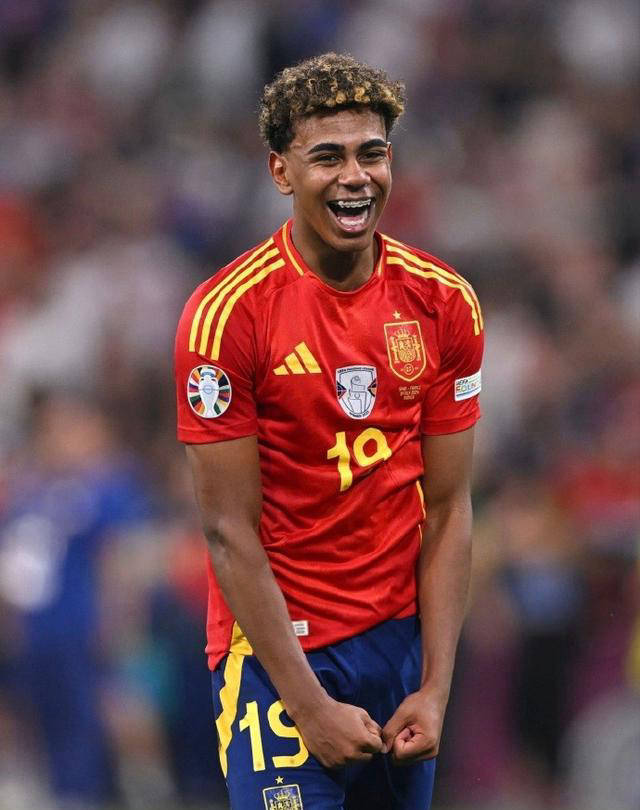 西甲前瞻：黄潜新赛季丢球联赛最少，皇社近况回暖4场3胜（西甲前瞻：黄潜新季失球最少，皇社复苏近4场3胜）