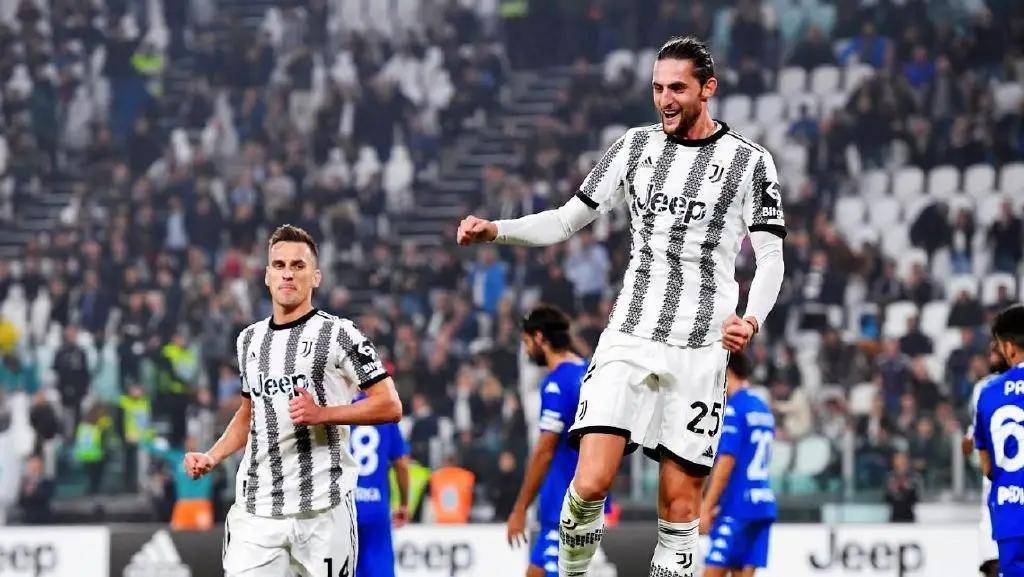 38岁梅西依旧掌控比赛，用瞬间决定胜负，展现非凡实力。（38岁的梅西仍主宰赛场，瞬间改写胜负，实力依旧惊艳）