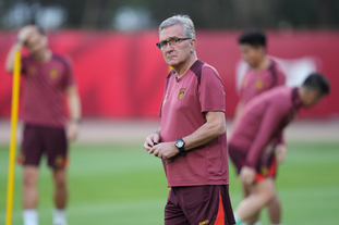 米体：虽然DV9经历肌肉疲劳，但斯帅仍会让他首发踢佛罗伦萨（米体：尽管DV9遭遇肌肉疲劳，斯帅仍将安排其首发战佛罗伦萨）