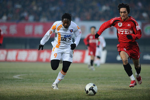 葡萄牙vs亚美尼亚：C罗停赛，莱奥、B费、B席首发出战（葡萄牙对阵亚美尼亚：C罗停赛缺席，莱奥、B费、B席领衔首发）