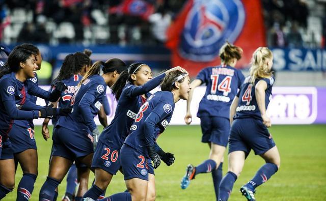 罗哥最后一次戴帽是对阵热刺，没想之后热刺就成了曼联的苦主（罗哥上次帽子戏法献给热刺，此后热刺却成了曼联克星）