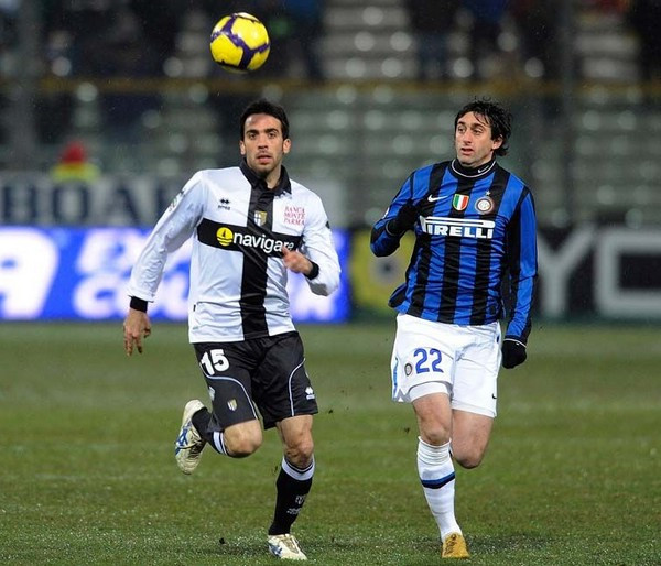 拿日本战犯照片！三笘薰8天仍未道歉，足球游戏怒了：删除，价值归零（日本战犯照风波持续：三笘薰8天未道歉，足球游戏下架清零）