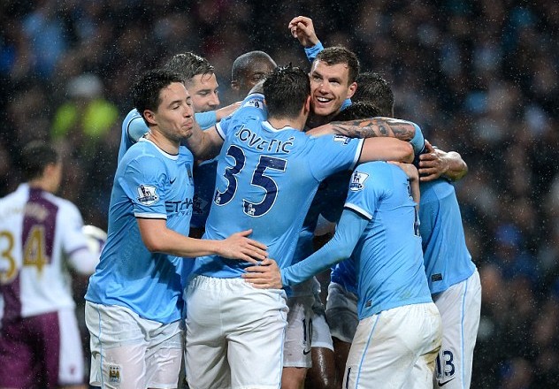 神之一脚！德甲保级队惊现蝎子摆尾式神仙球，现场视角，太丝滑了（逆天一脚！德甲保级队上演蝎子摆尾神球，现场视角行云流水）