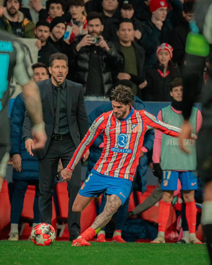 努诺-门德斯：我现在感觉状态不错，下场欧冠会全力争取胜利（努诺-门德斯：状态良好，欧冠下一战全力争胜）