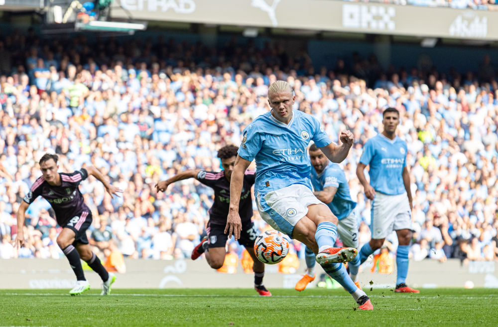 官方：邦马蒂在训练中遭遇腓骨骨折，将至少休战两个月（官方确认：邦马蒂训练时腓骨骨折，至少伤停两个月）